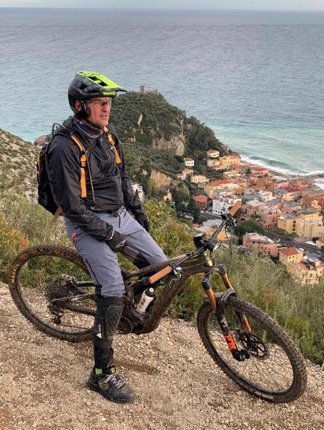 Appartamento Tevere Finale Ligure Esterno foto